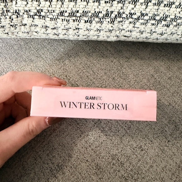 Glamnetic Winter Storm Short Almond Press-On Nails - Picture 2 of 2